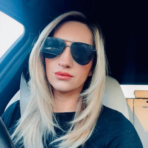 Meet your Posher, Rhi